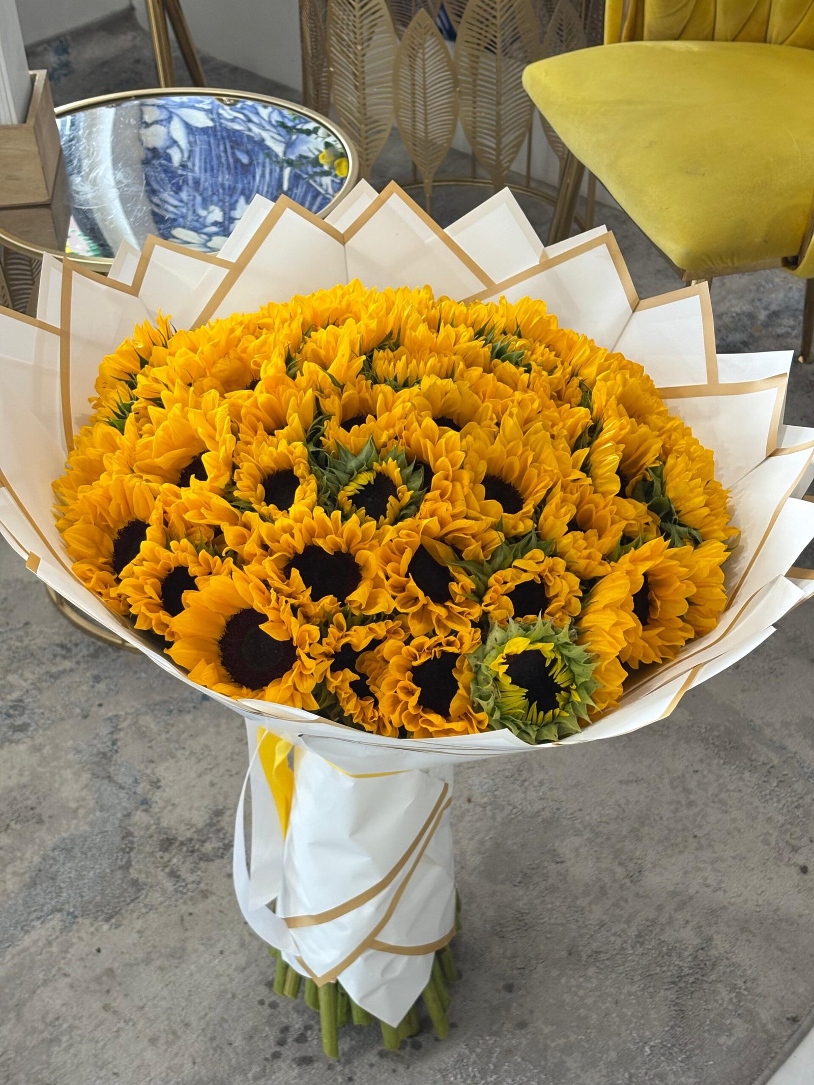 Sunny smiles (50 sunflowers)